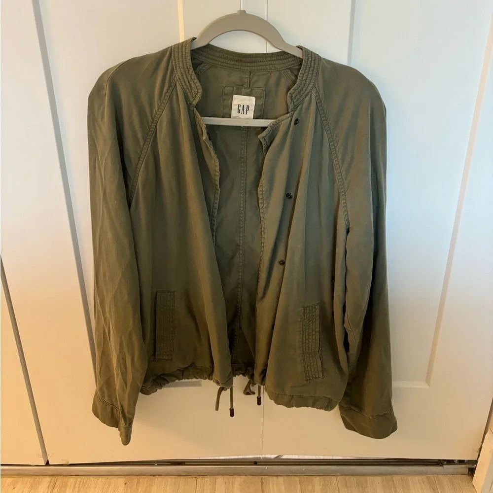 Gap womens tencel military green tencel jacket size M